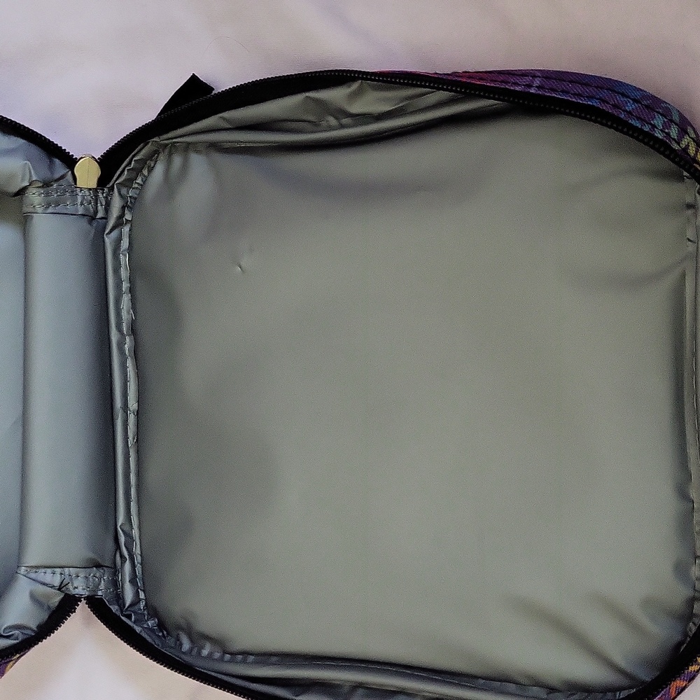NWOT Rainbow 🌈 High Dolls Insulated Lunchbag - Picture 7 of 10